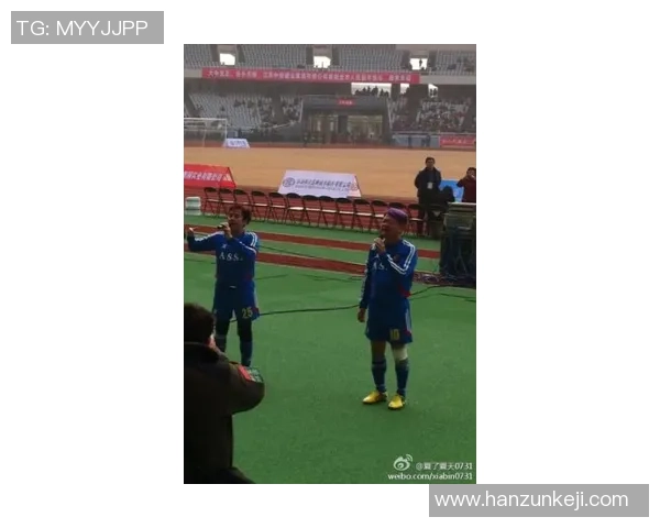 足球明星盘球瞬间精彩集锦展现球技与魅力的完美结合